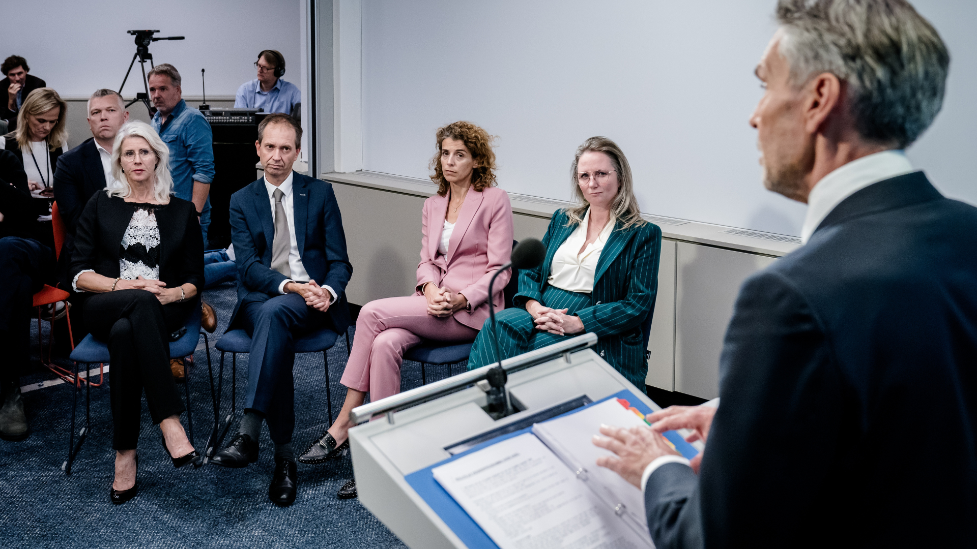 Premier Schoof presenteert het regeerprogramma. Links ministers Keijzer, Van Hijum, Hermans en Agema. Beeld ANP