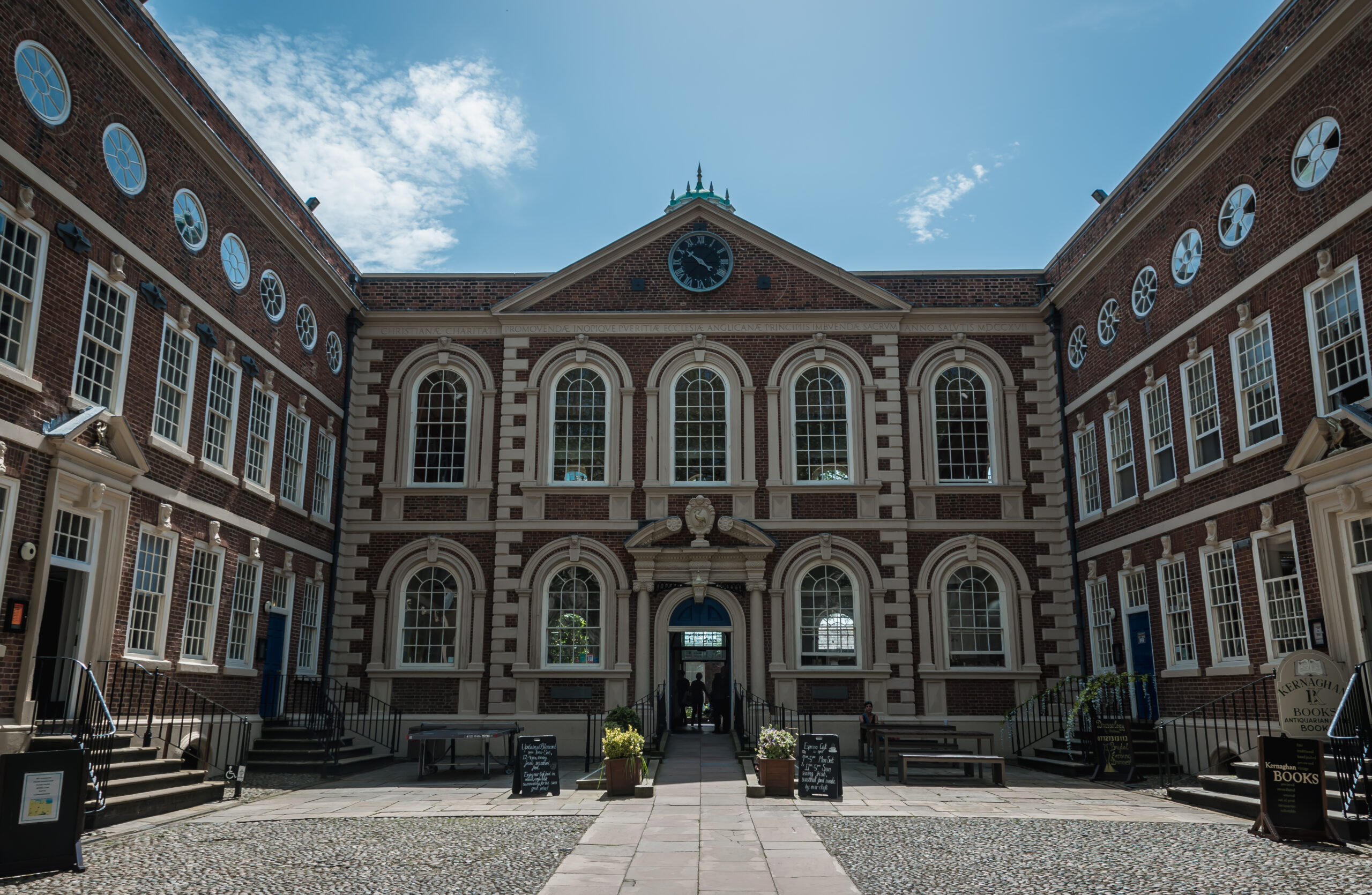 The Bluecoat in Liverpool, gerestaureerd door Biq architecten in 2008. Beeld Shutterstock