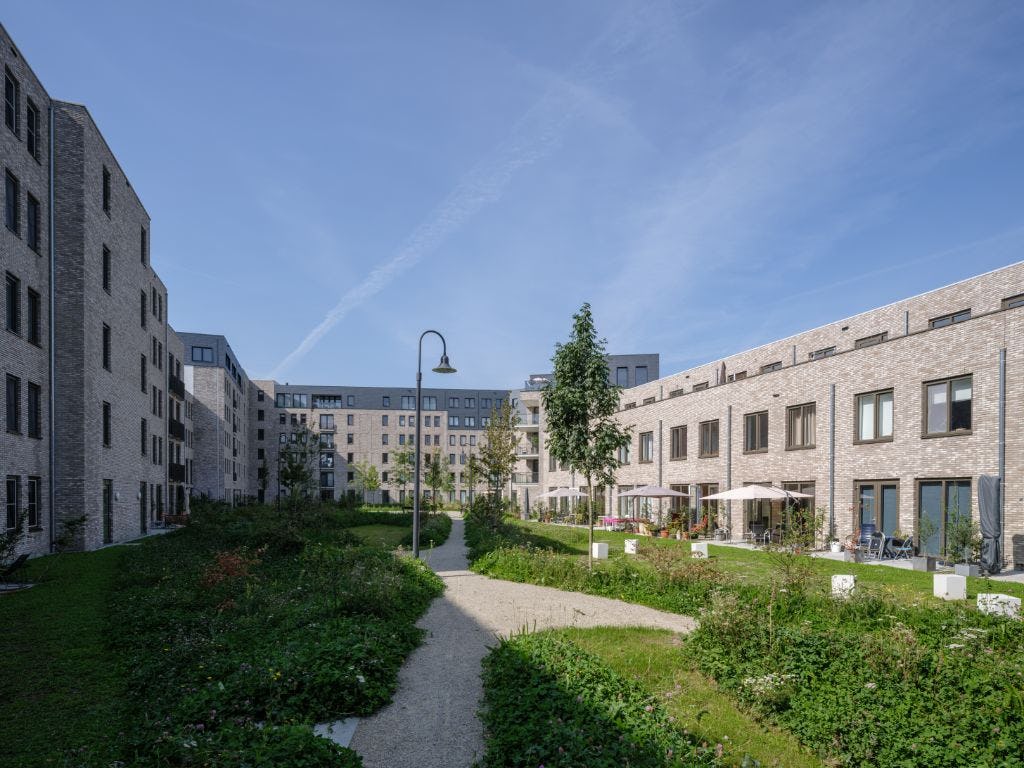 Iedere bewoner kijkt uit op het binnenhof.