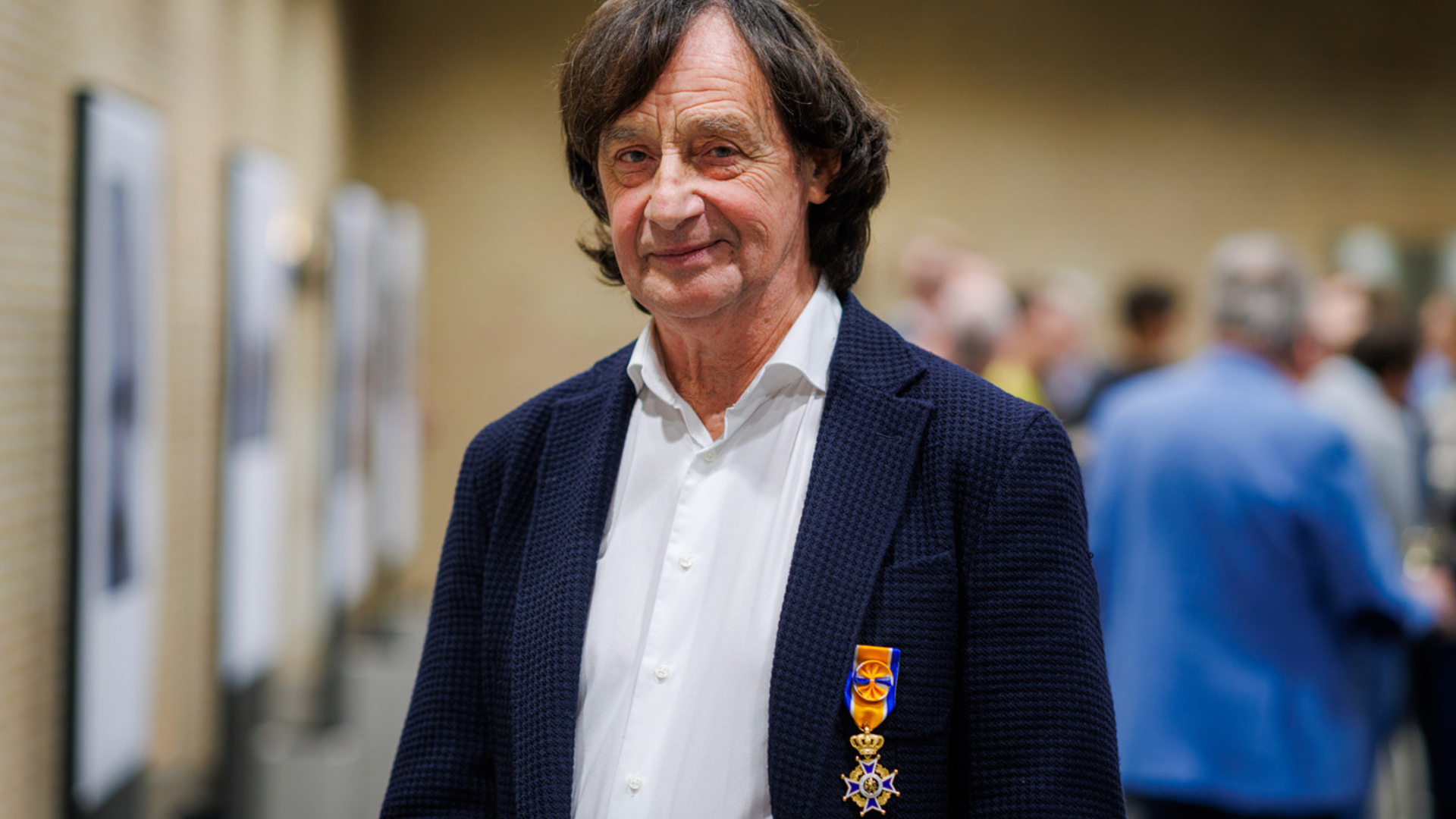 Jacq. de Brouwer met zijn lintje. Beeld Jules van Iperen/Pix4Profs