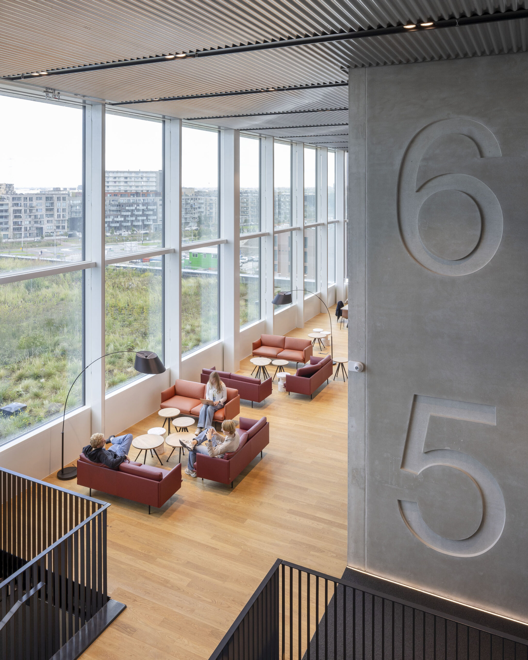 Leerplek naast groendak. Beeld cepezed, Lucas van der Wee