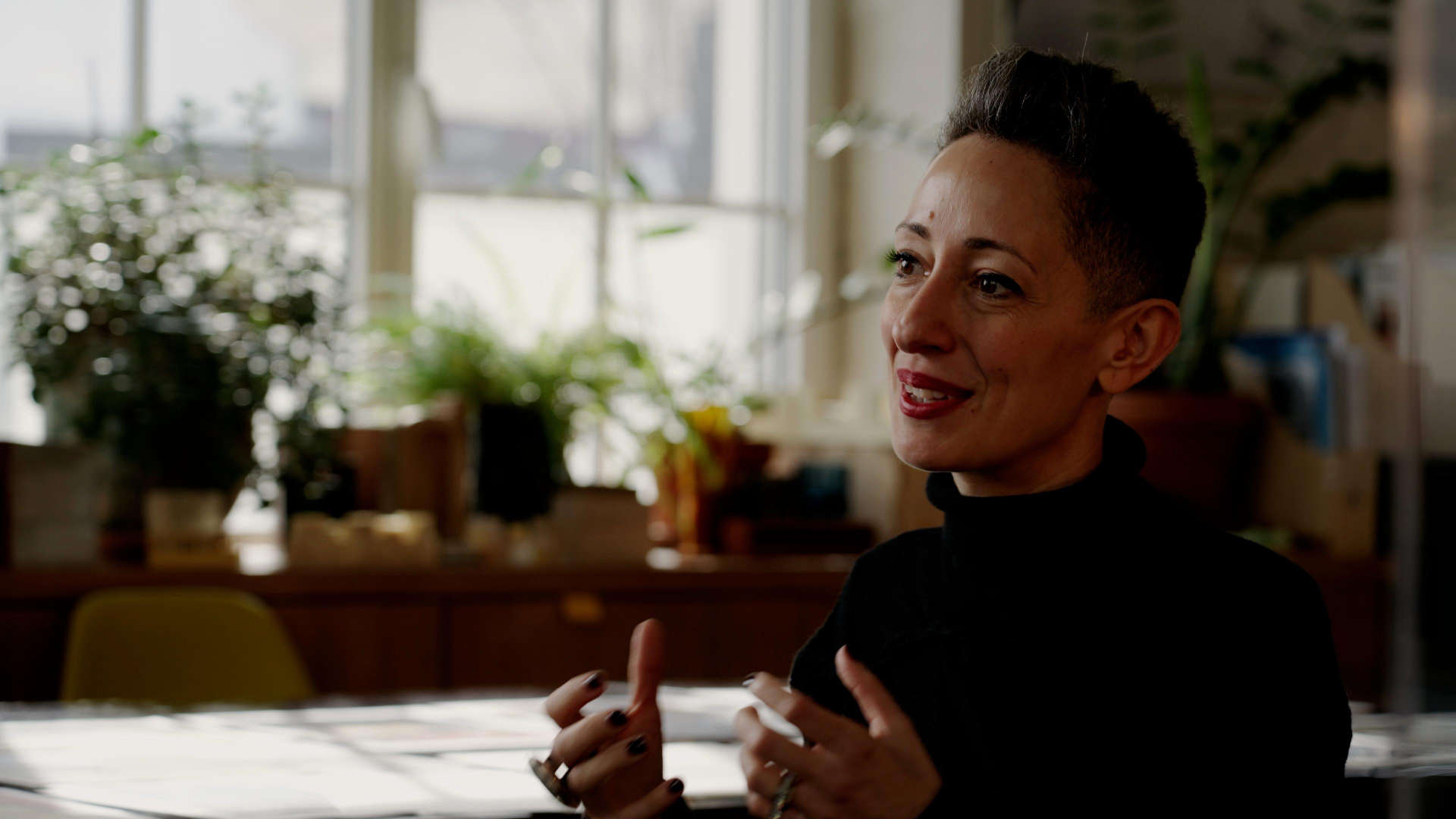 Lina Ghotmeh in haar atelier. Beeld Dion Barrett