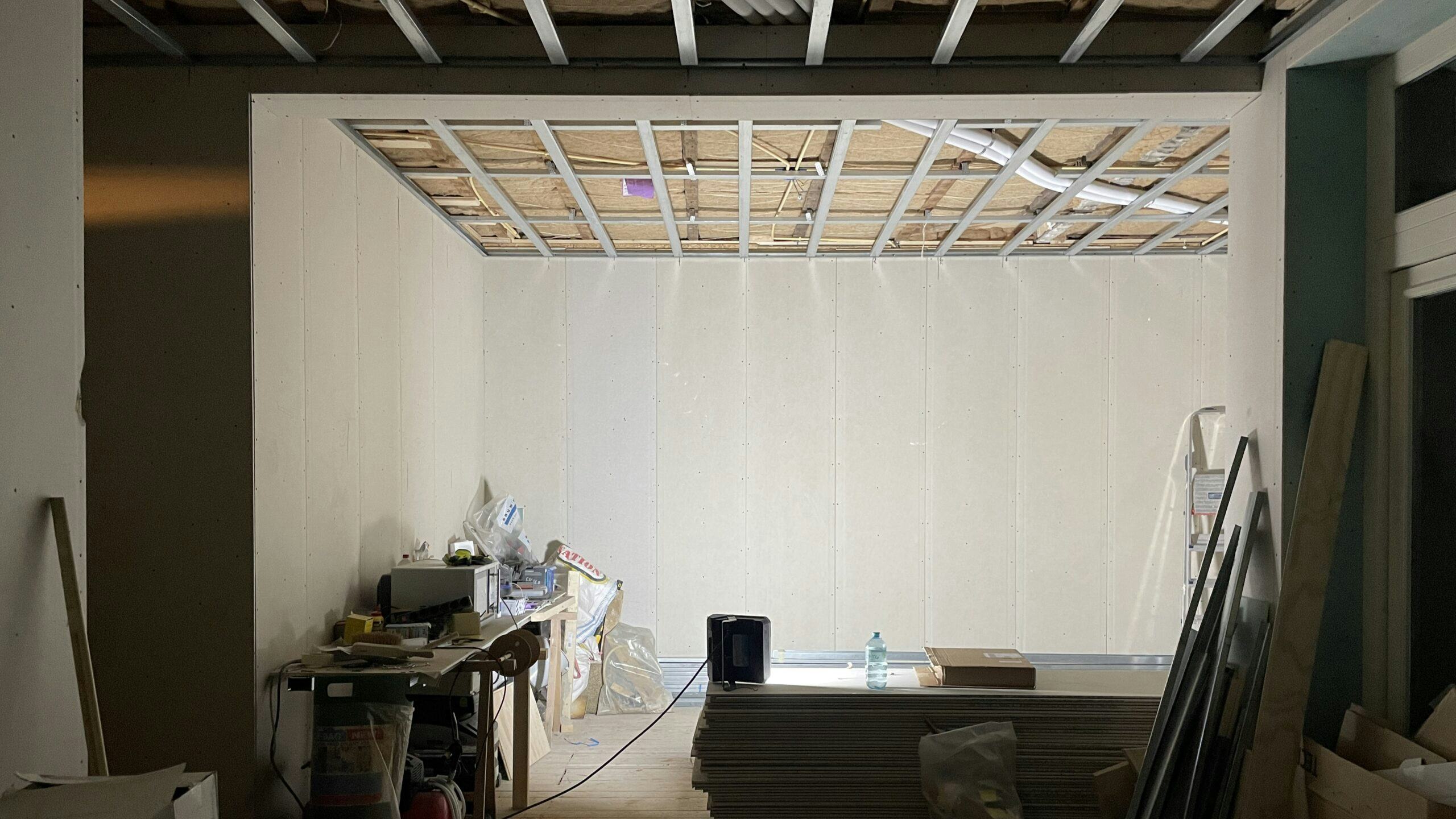 Duurzaam wonen in Amsterdam: een renovatieproject met een groen hart