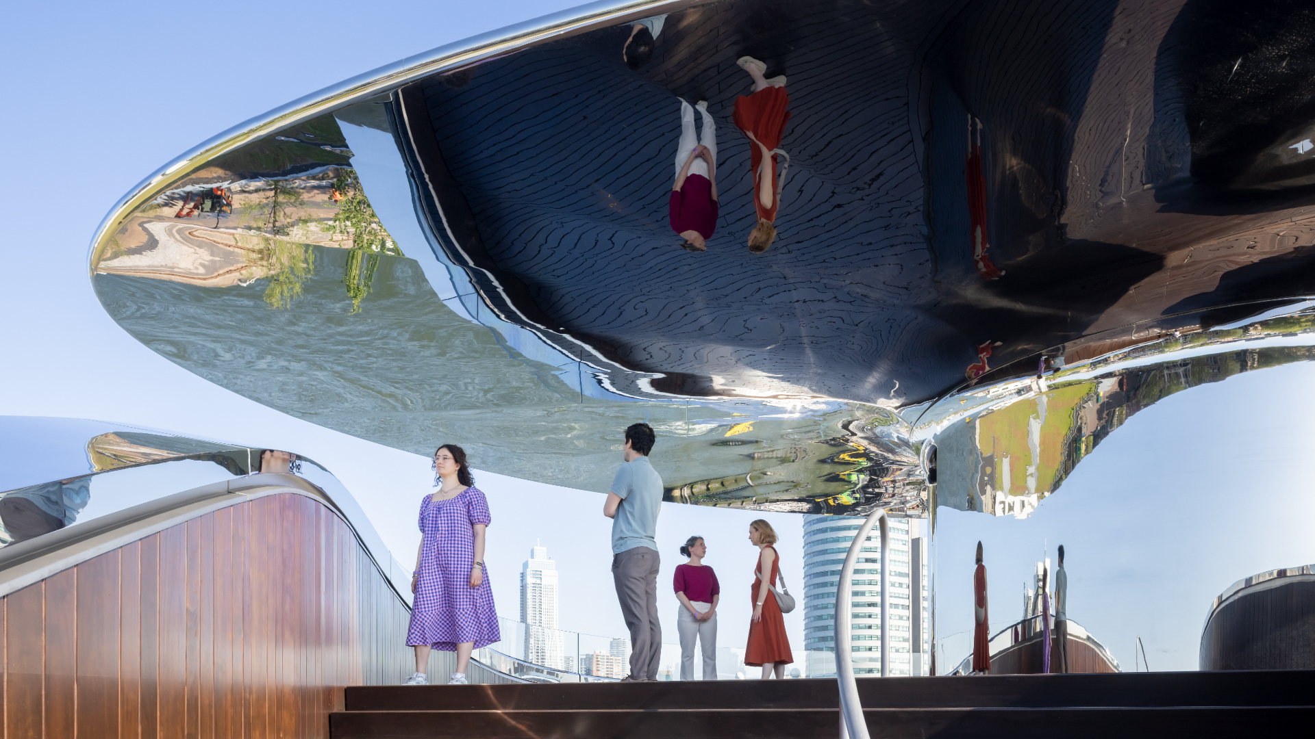Het uitkijkdek van de tornado door Ma Yansong in het Fenix Museum Rotterdam. Beeld Iwan Baan
