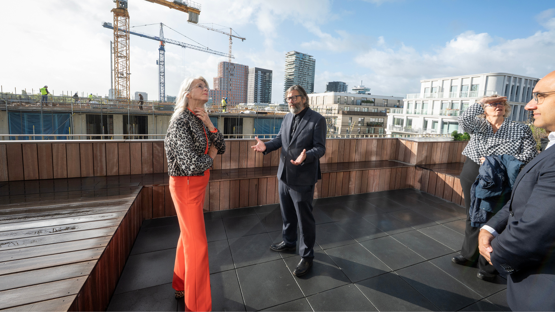 Minister Keijzer (l) en Jeroen de Willigen. Beeld Chris van Houts