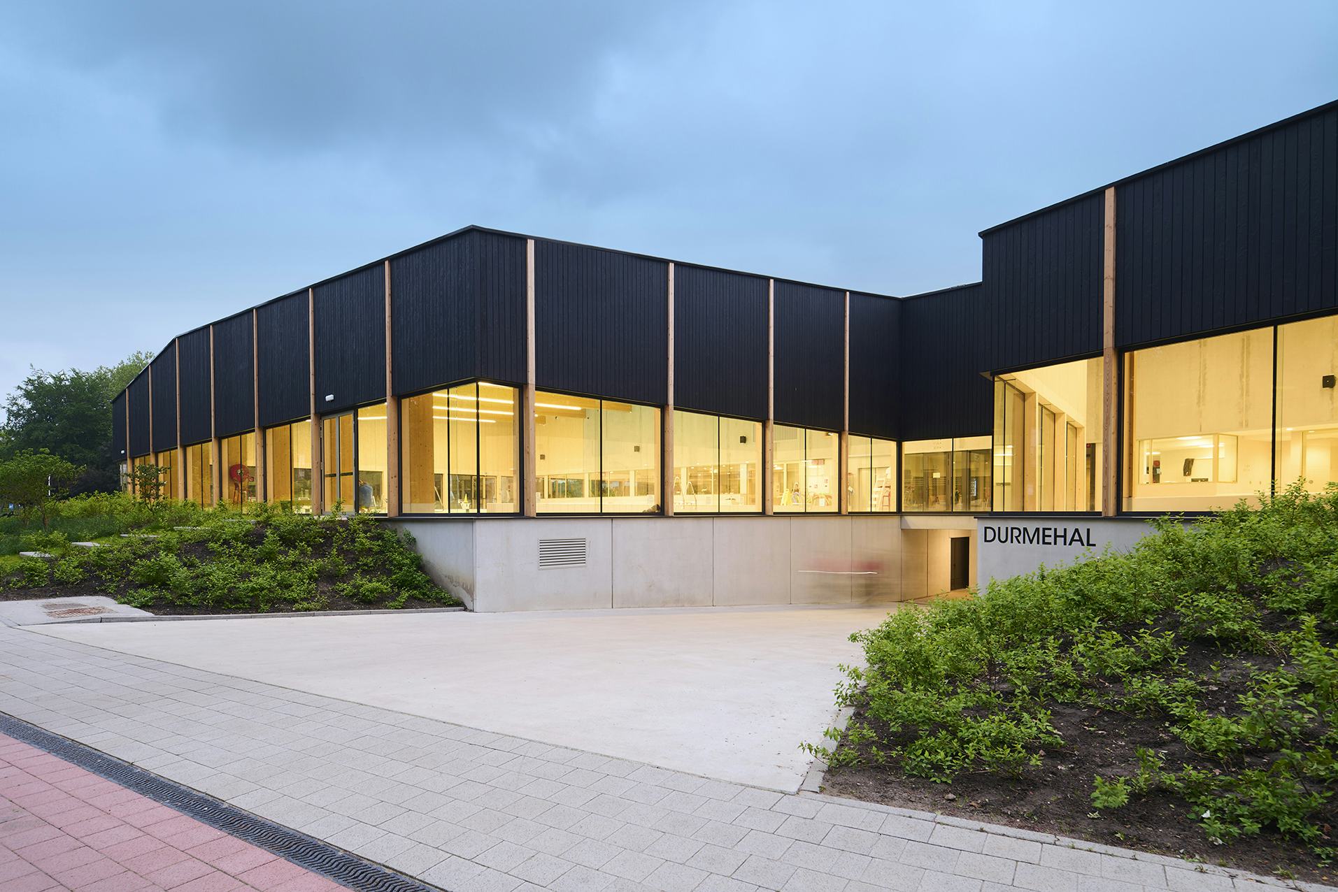 Het nieuwe zwembad ‘Durmehal’ in Lokeren (BE).
