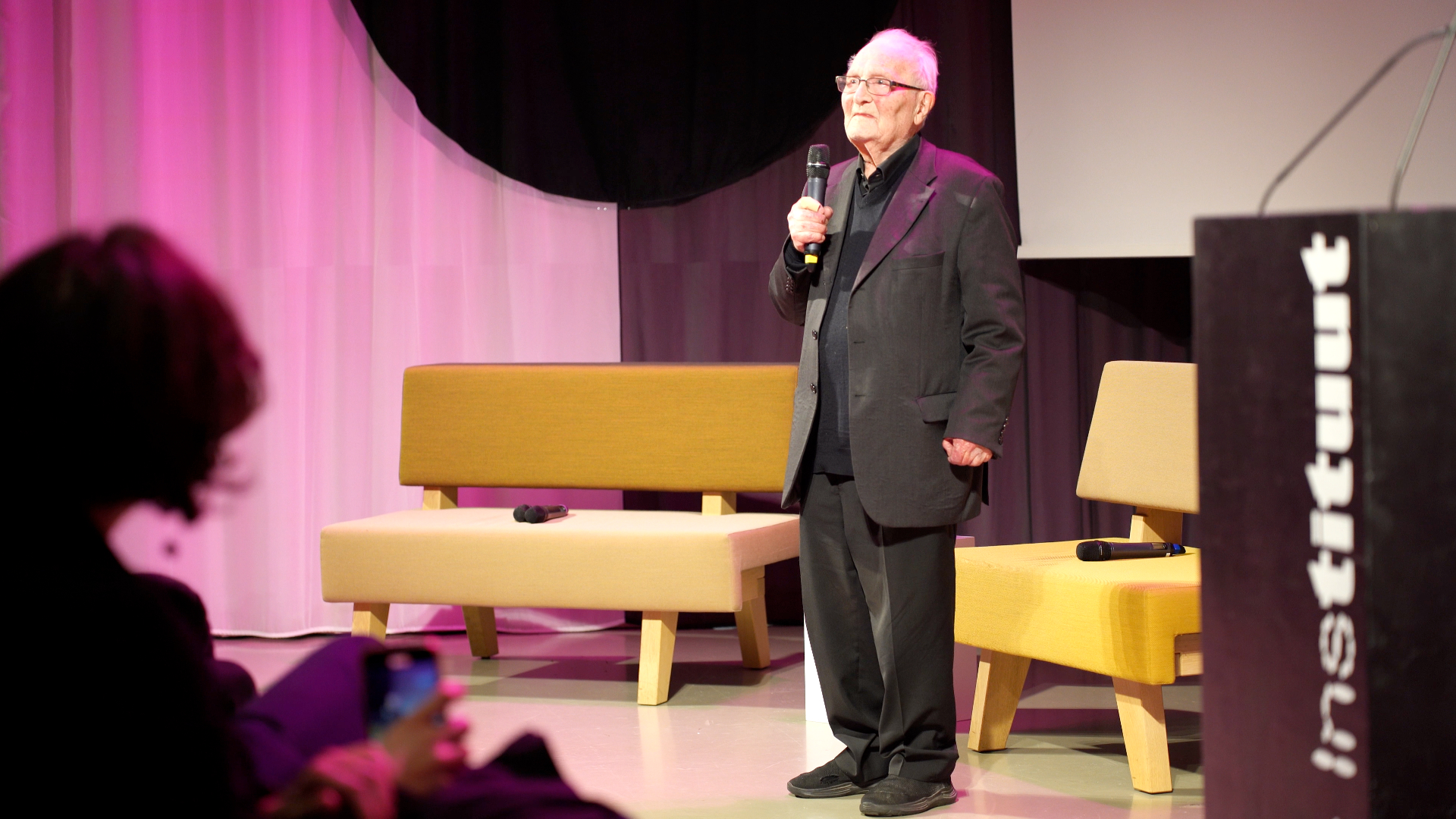 Herman Hertzberger tijdens de boeklancering van Shaping Freedom bij het Nieuwe Instituut. Beeld MaasLawrence
