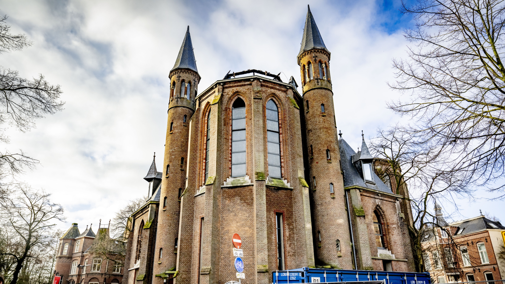 Schade na de brand aan de Vondelkerk. Beeld Robin Utrecht / ANP