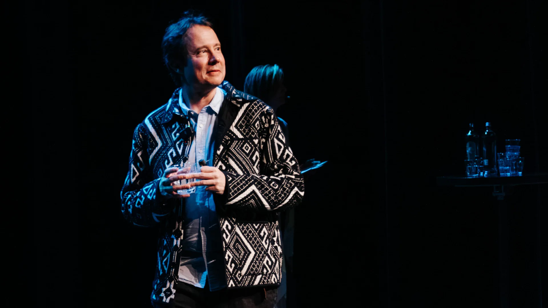 Don Ritzen van Shift op het podium van LantarenVenster. Beeld Shift