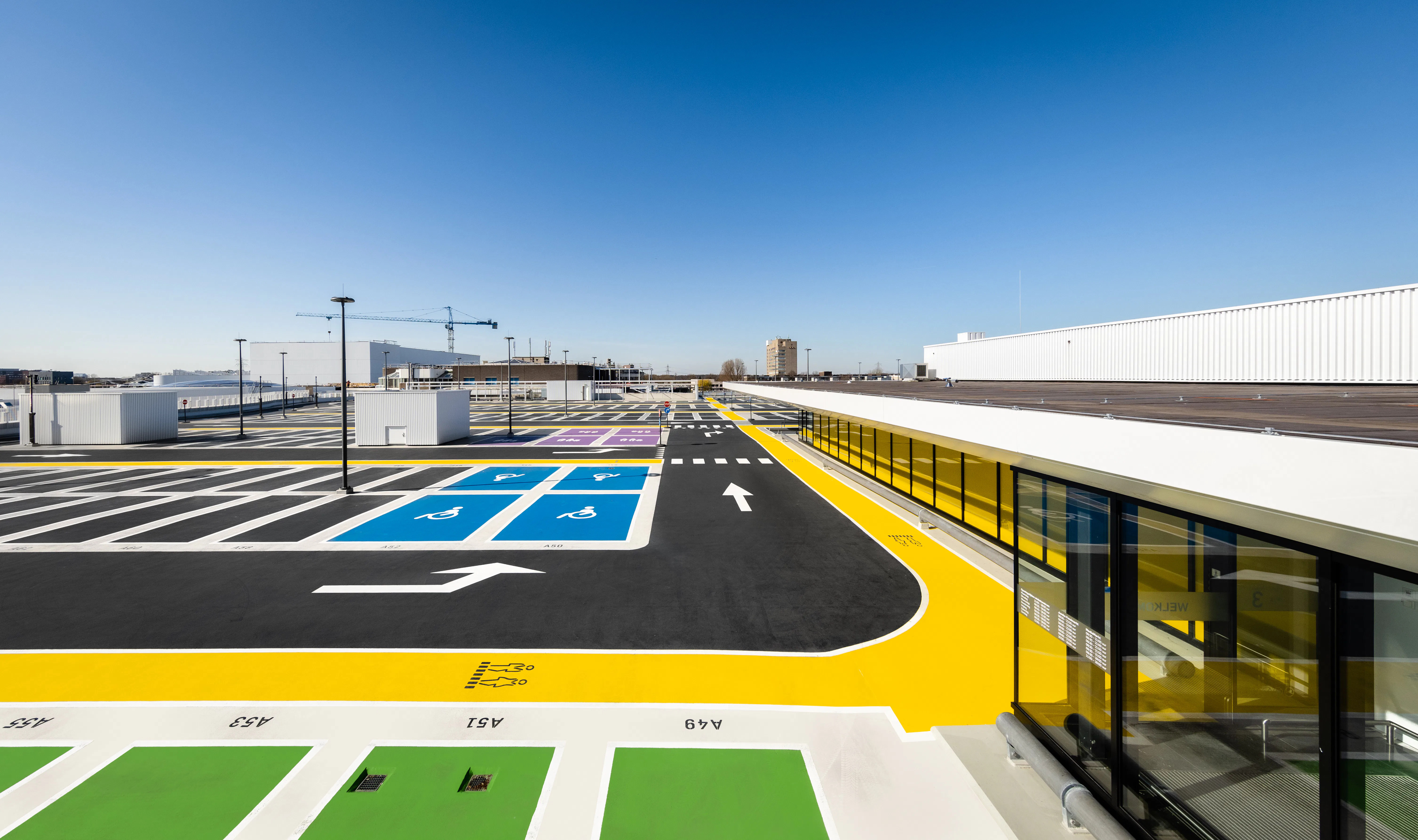 West Field Mall of the Netherlands: kleurrijk en waterdicht parkeerdak.