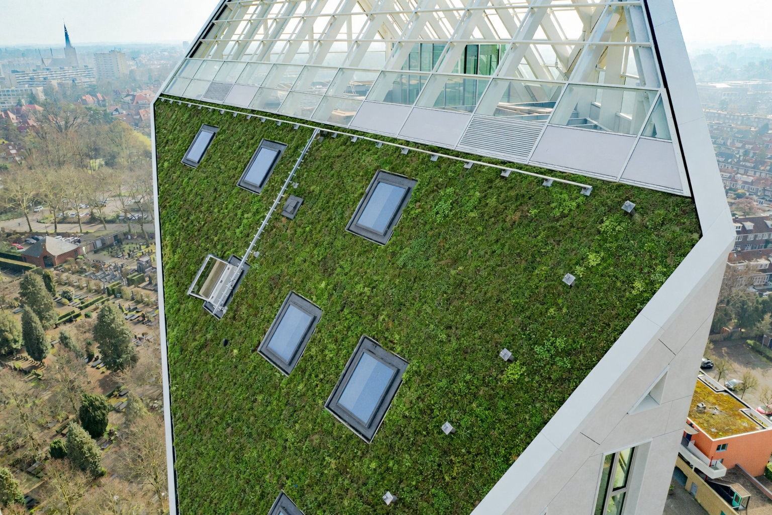 FAKRO leverde diverse dakramen voor het project Nieuw Bergen in Eindhoven. De dakramen zijn toegepast in verschillende soorten dakbedekking.