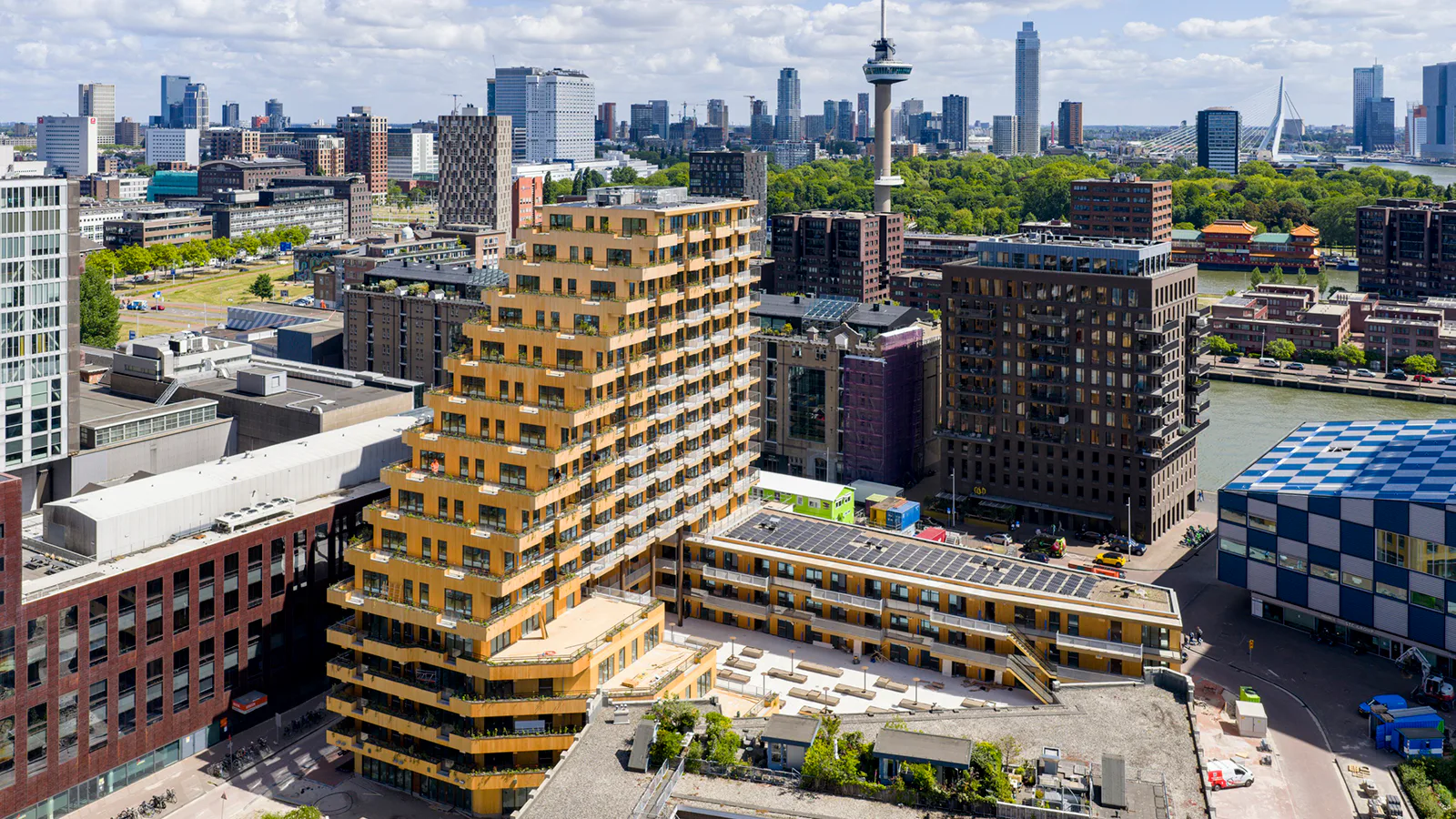 Beeld: Luchtfoto SAWA in Rotterdam / ©Ossip