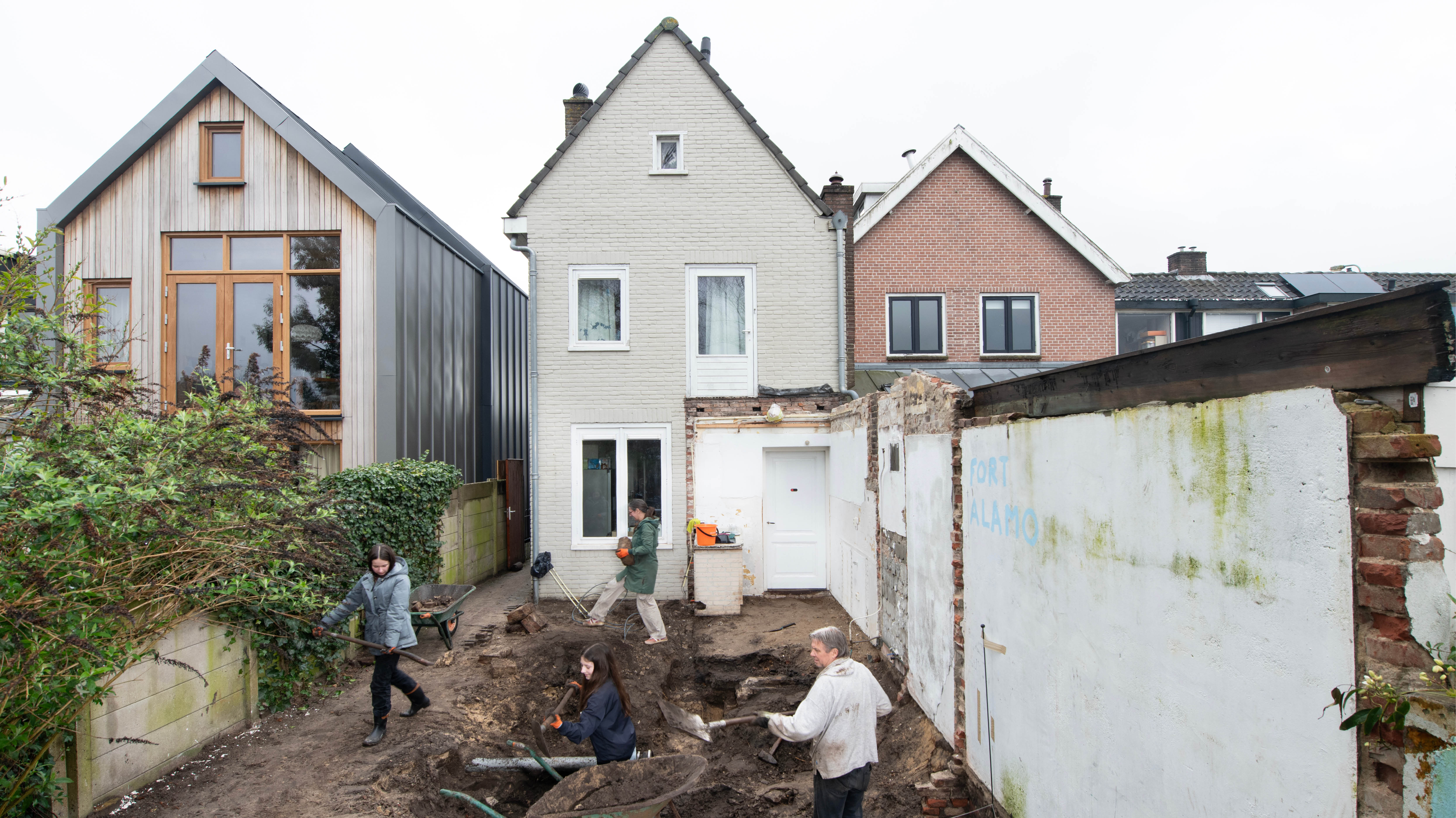 Beeld: Het gezin sloopte zelf de bestaande aanbouw. Foto: Rufus de Vries