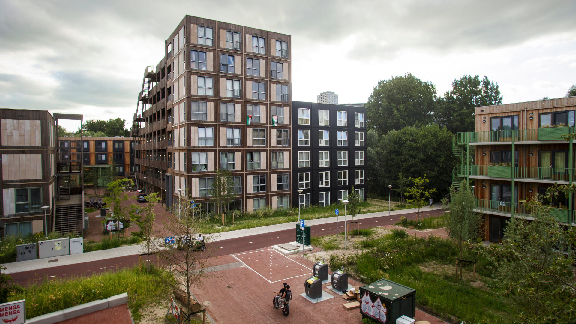 Woongebouw W2 van Brasa Village in Amsterdam Zuidoost door Faro Architecten. Beeld Eran Oppenheimer