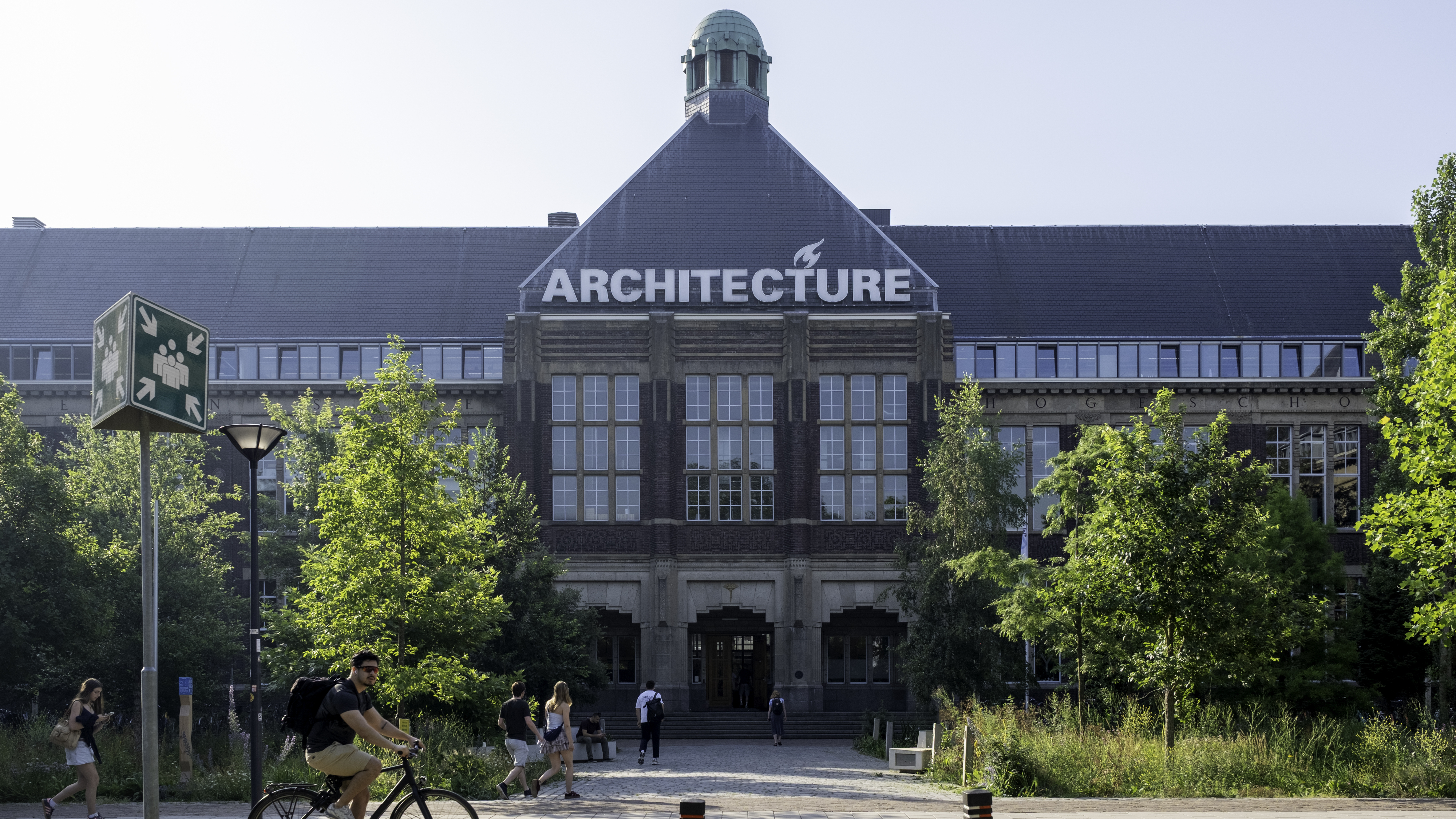 Faculteit Bouwkunde, TU Delft. Beeld Helène van Rijn/ ANP