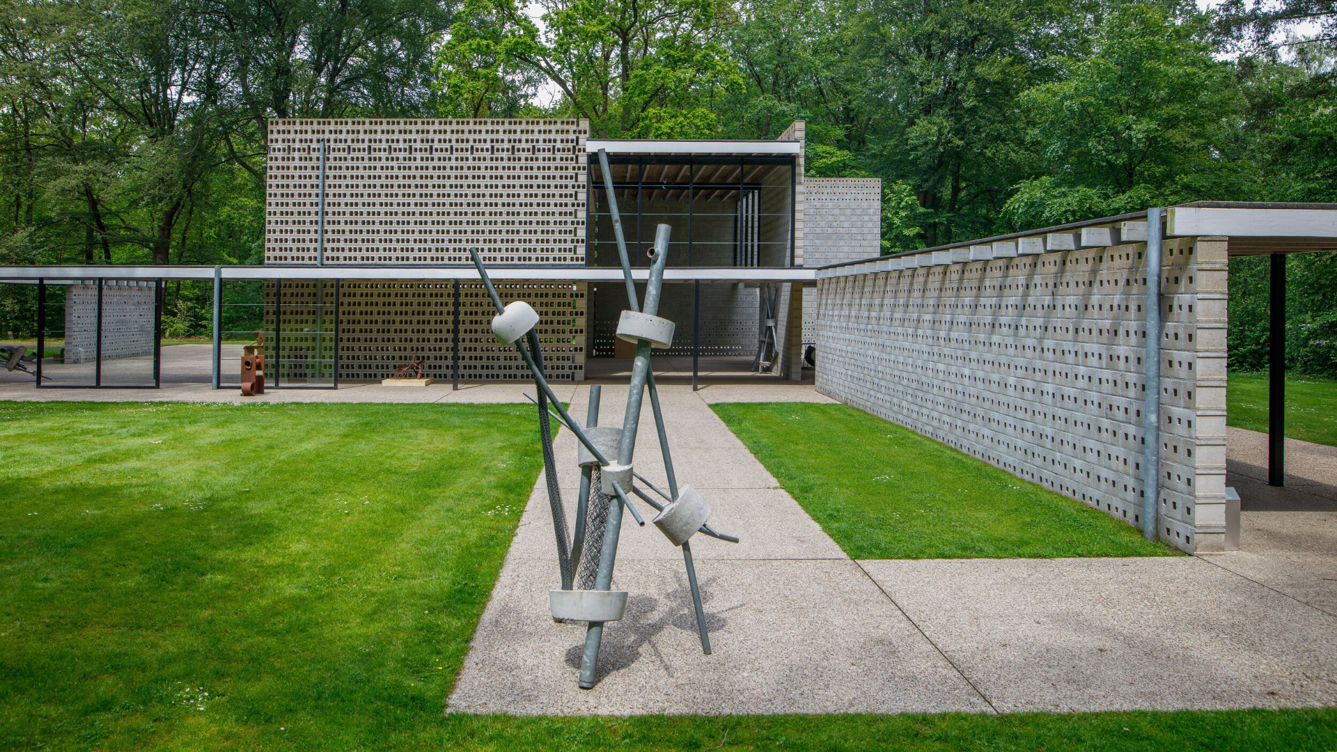 Werk van Ruud Kuijer in het Rietveldpaviljoen. Beeld Kröller-Müller