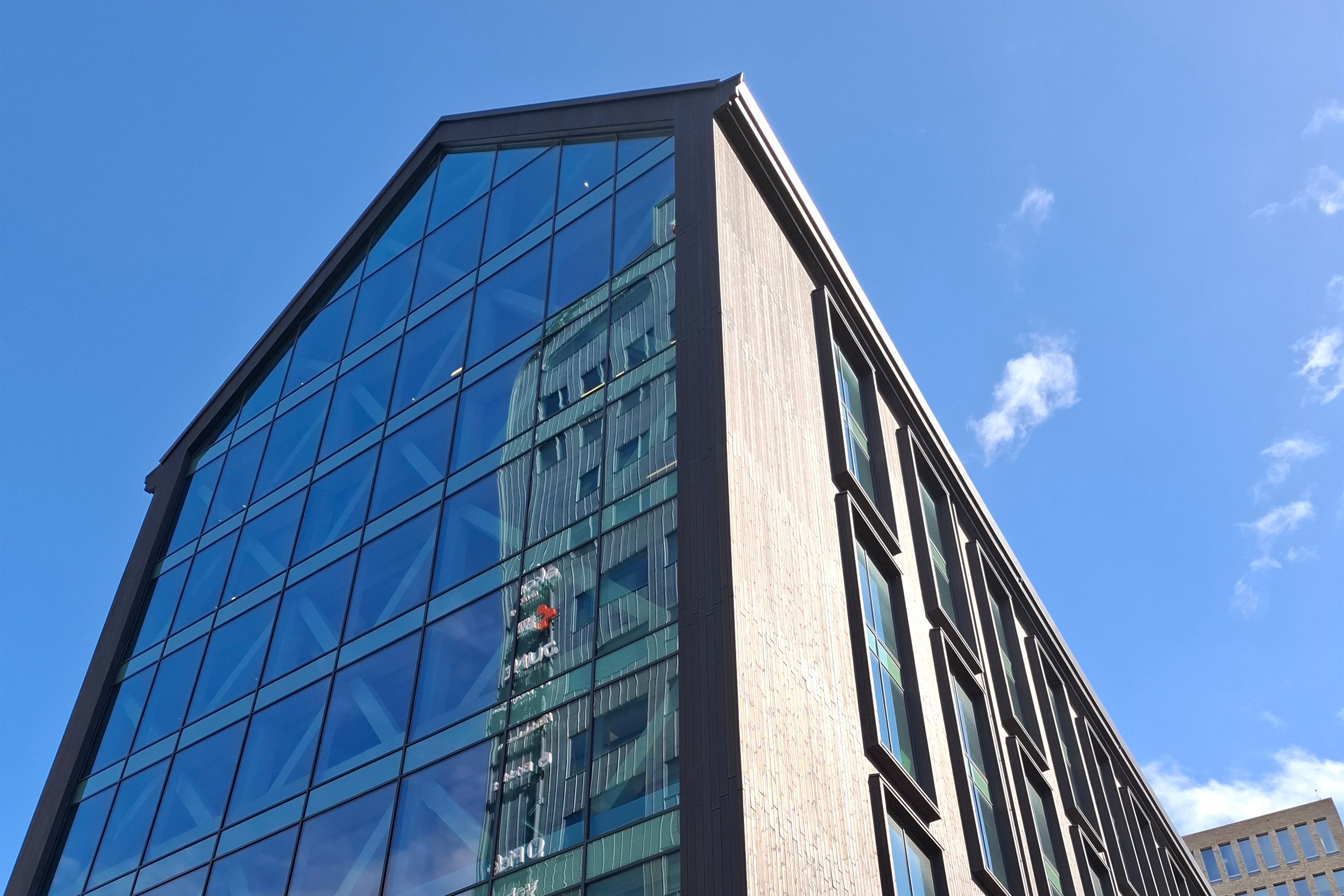 Hybride vliesgevel combineert het beste van twee materialen