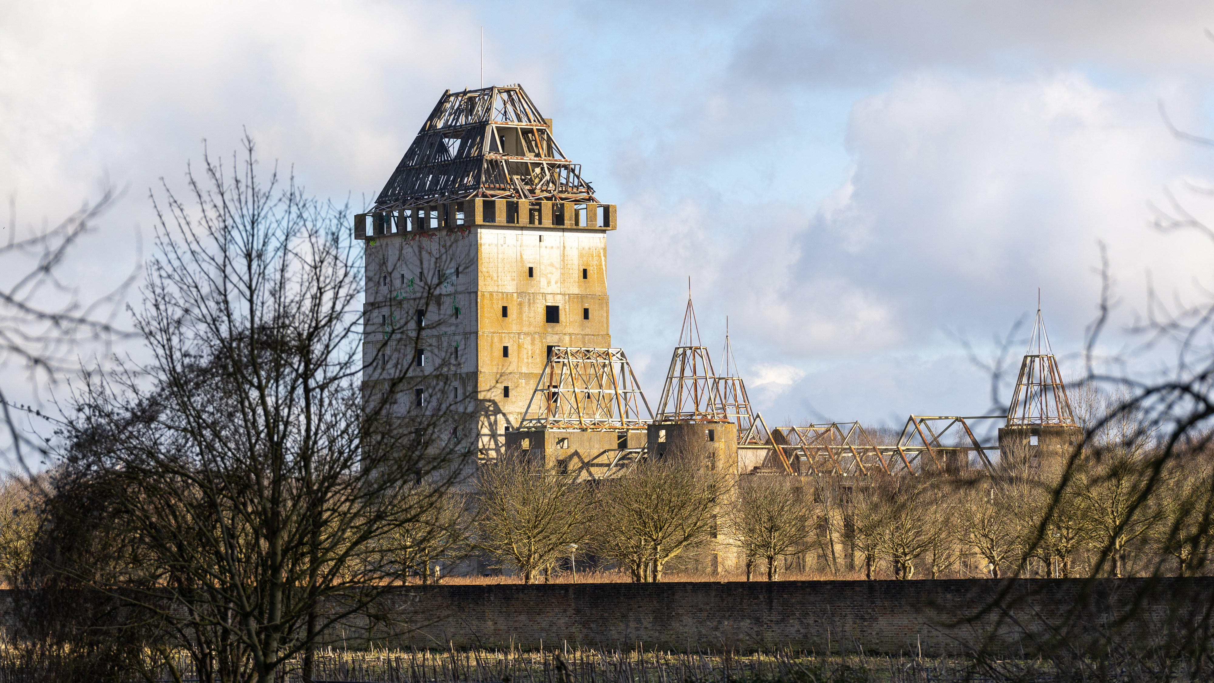 Het onafgebouwde Kasteel Almere. Beeld 
Laurens Niezen Fotografie