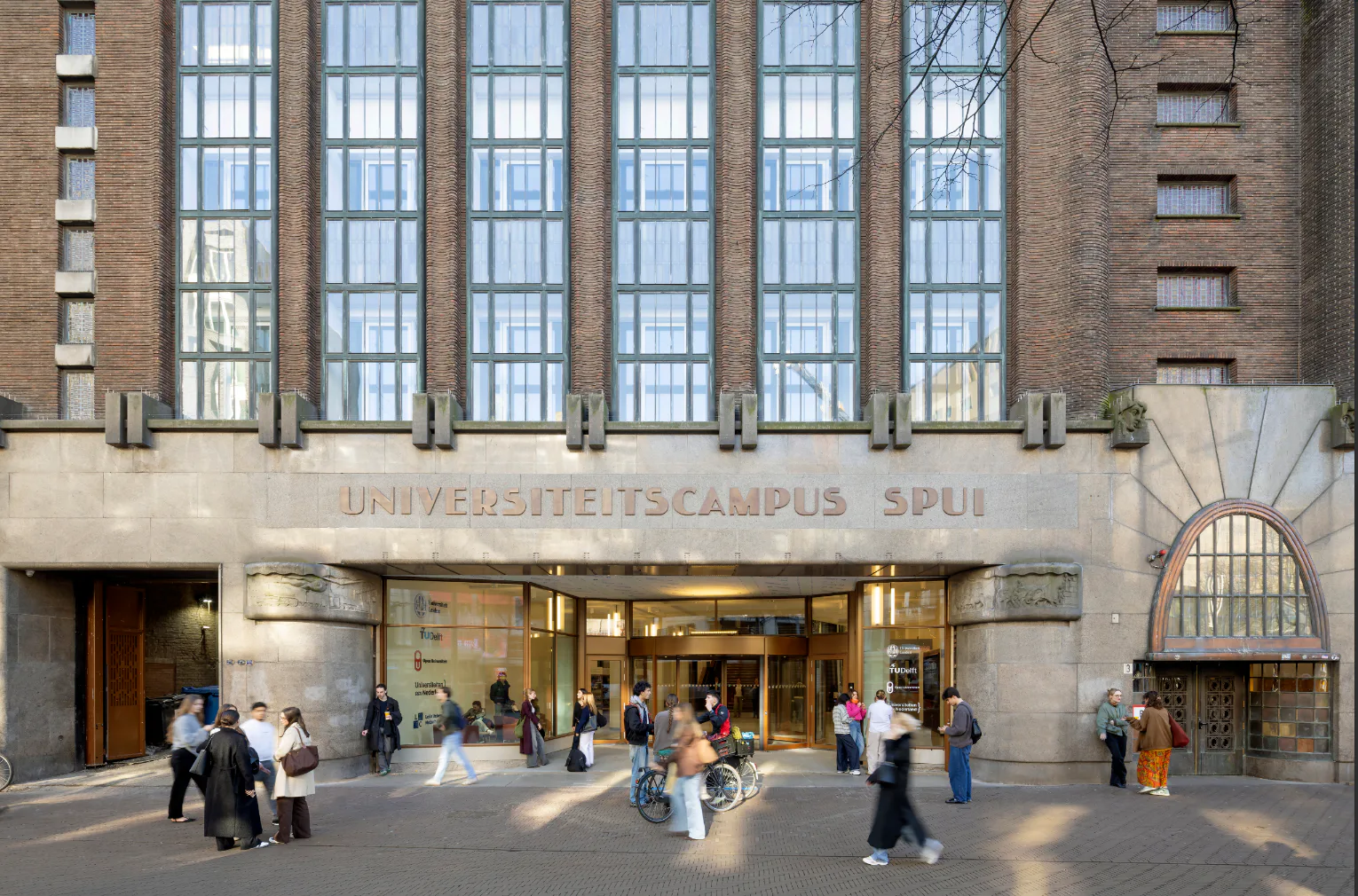 ‘De entree is veel meer dan een toegangspunt. Het is een schakel tussen verleden en toekomst, tussen stad en gebouw en tussen architectuur en gebruik.’
