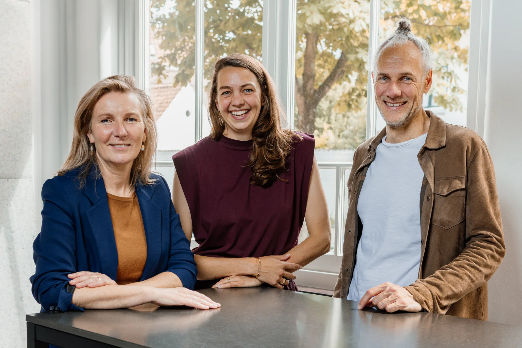 v.l.n.r. Esther Vlaswinkel, Barbara Dirks en Gideon de Jong. Beeld LiesMedia