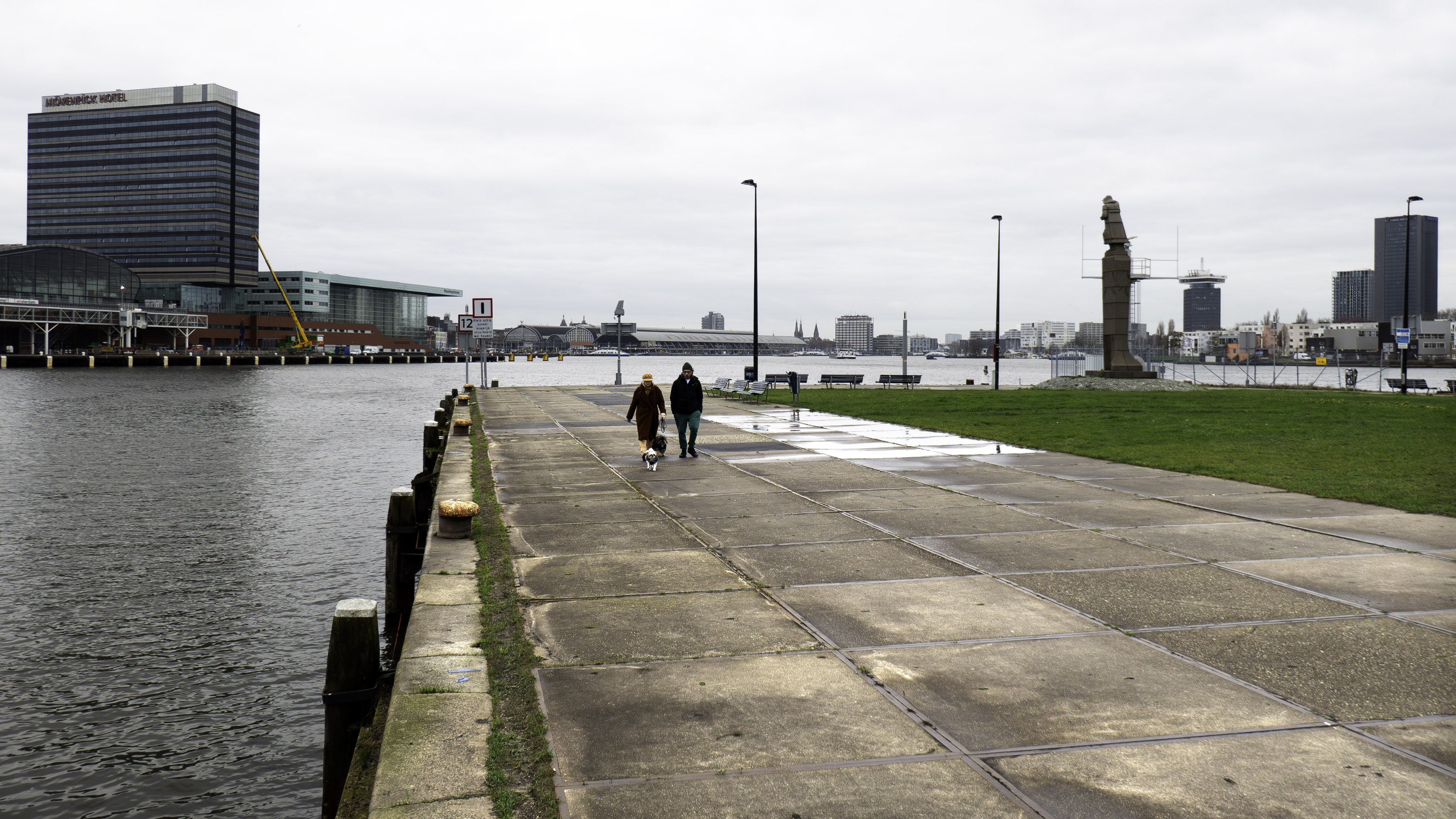 De toekomstige locatie van het Nationaal Slavernijmuseum op de kop van het Java-eiland in het IJ in Amsterdam. Beeld 
Marcel Antonisse